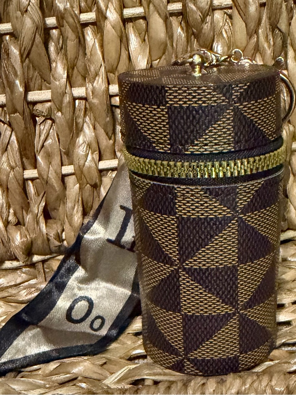 Brown Geometric Cylinder Travel Case - Unbranded